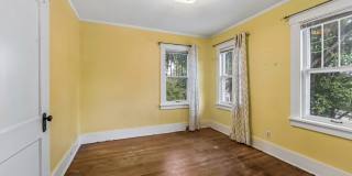 Charming 3-Bedroom Home Near Fontenelle Park Gallery 14