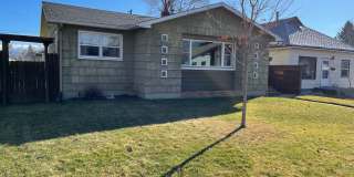 CHARMING HOME IN GREAT LOCATION! Gallery 1