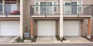 Spectacular 2 Bed | 2.5 Bath + Office/Den Townhome | Prime Hillsboro Location | Modern Living | Close to Everything Gallery 15