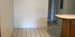 325 E Mulberry Street Gallery 5