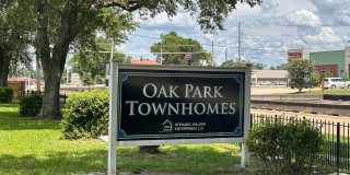 Oak Park Townhome 2/1.5 Gallery 1