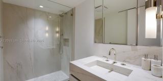 1 Grove Isle Dr Gallery 16