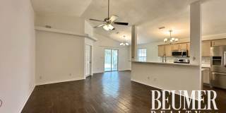 3 bedroom 2 bath home with Beautiful Backyard Gallery 1