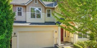 Spacious 5-Bed Bethany Home with Solar, A/C & Private Wooded Setting — Available Now! Gallery 1