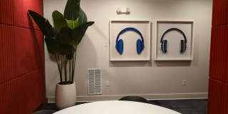 UNITi Montrose Gallery 30