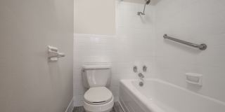 The Landmark Gallery 31