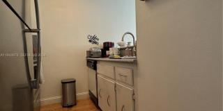 1225 NE 124th St Gallery 10