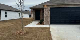 Now Pre-Leasing — Charming 3-Bedroom Home in White Oak Crossing | Cozy Living You’ll Love Gallery 5