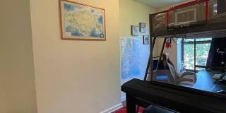 382 6th Street Gallery 16