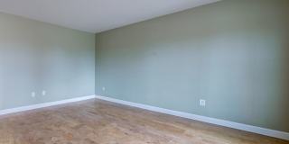 1915 Sussex | Townhouse | 2 Bedroom 1.5 Bath | 07/16/2026 Gallery 11