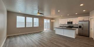 4 BEDROOM SANDHOLLOW TOWNHOME FOR RENT! Gallery 5
