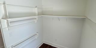 *DREAM LOCATION* 6BR Completely Renovated Duplex Gallery 32