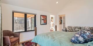 Downtown Louisville 3-BDR Fully Furnished Gem Gallery 12
