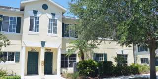 beautiful townhome in Heritage Harbour Gallery 1