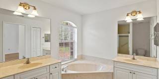 5047 ADINA CIRCLE Gallery 22