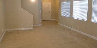 4 bedroom +Den! Gallery 3