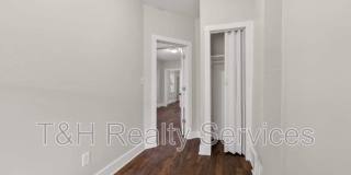 926 West 32nd Street Gallery 14
