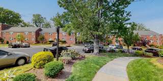 Hillcrest Village Apartments Gallery 7