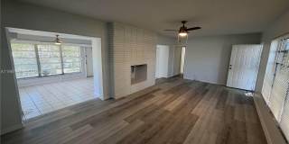 311 SW 11th Ct Gallery 9