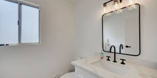 Furnished 4 bedroom home in the Lakes! Gallery 21