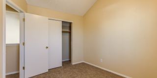 Delightful 2-story home located on the Eastside! Gallery 23