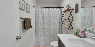 221 Craig Avenue Gallery 30