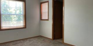 2BR/2BA, vaulted ceilings, pool, parking, W/D included, more! (SC308) Gallery 10