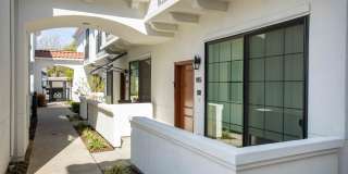 The Angelino Gallery 9