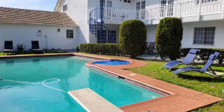 Resort-style 5 bedroom Thousand Oaks home with a pool! Gallery 3