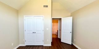 9146 Glen Cove Gallery 9