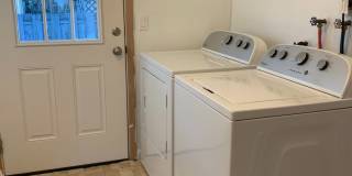 Home in SE Bend Short Term Rental Home in SE Bend Short Term Rental Gallery 1