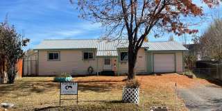 Three Bedroom Bayfield House with Large Fenced Backyard Gallery 1
