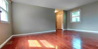 874 Hollyridge Drive Gallery 18