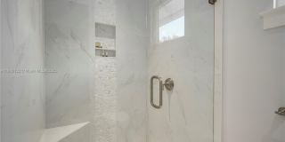 545 SW Indianola St Gallery 21