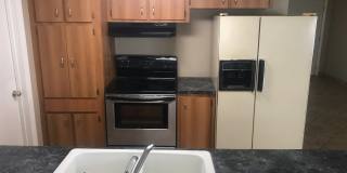 Beautiful 2 bedroom / 2 bath available now! Gallery 7