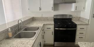 Beautiful Two story townhouse. 3 bedrooms 2.5 baths Gallery 4
