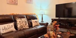 Beautifully appointed nearly new home Gallery 3