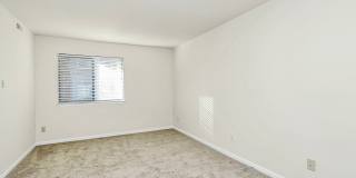 One Month Off Rent Special on Adorable One Bedroom Condo in the Heathstead Community! Gallery 10