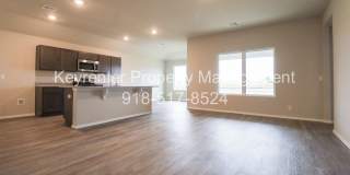 New Construction with Pond View! 4 Bed 2 Bath Broken Arrow Gallery 14