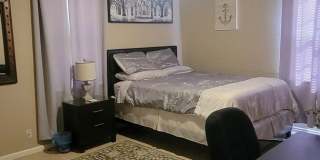 Charming 3-Bedroom, 1-Bath Home with Large Backyard – Fully Furnished! Gallery 20