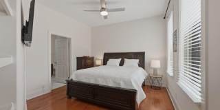 301 Augusta Street Gallery 9