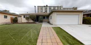Usually rents to 8-11 people. HUGE 6BD/5BA, Lots of Parking!! Usually rents to 8-11 people. HUGE 6BD/5BA, Lots of Parking!! Gallery 1