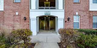 Spacious 3 Bed 2 Bath Condo With Balcony In Sought After Summerfield at Brambleton Gallery 3