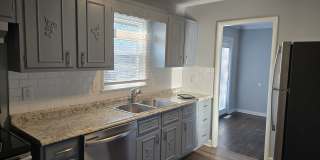 3 Bedroom Ranch with large fenced in backyard Gallery 10