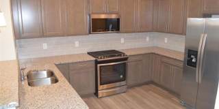 Room in 3 Bedroom Townhome at Talley St Gallery 27