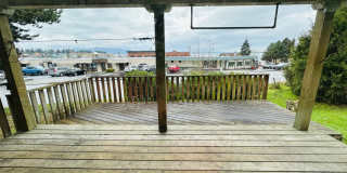 3 Bed, 1 Bath Unit with den in Fairhaven Close to Shopping & Restaurants & On a Bus line Gallery 17