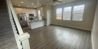 Mustang Valley Townhome! Gallery 9