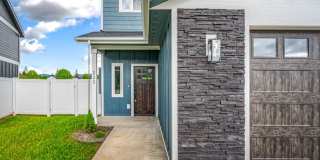 Brand New 3 bed 2.5 townhome Gallery 4