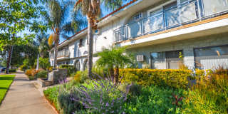 15925 Victory Blvd. Gallery 21