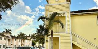 2728 NE 3rd Ct Gallery 1